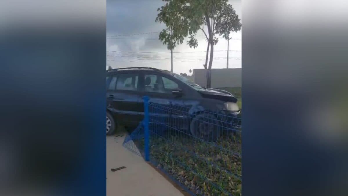 Motorista invade ciclovia e atropela corredor em frente a condomínio em João Pessoa