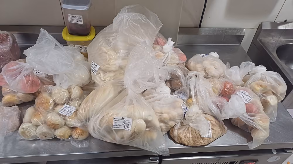 Operação Verão autua restaurantes de hotéis com alimentos vencidos em João Pessoa