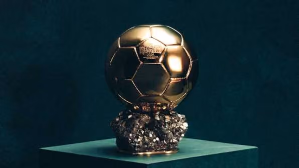 Bola de Ouro 2026 celebra 70 anos em Londres; veja favoritos e posições dos brasileiros