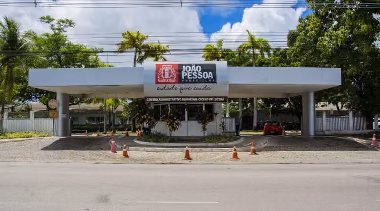 Leo Bezerra anuncia antecipação dos salários dos servidores da Prefeitura de João Pessoa