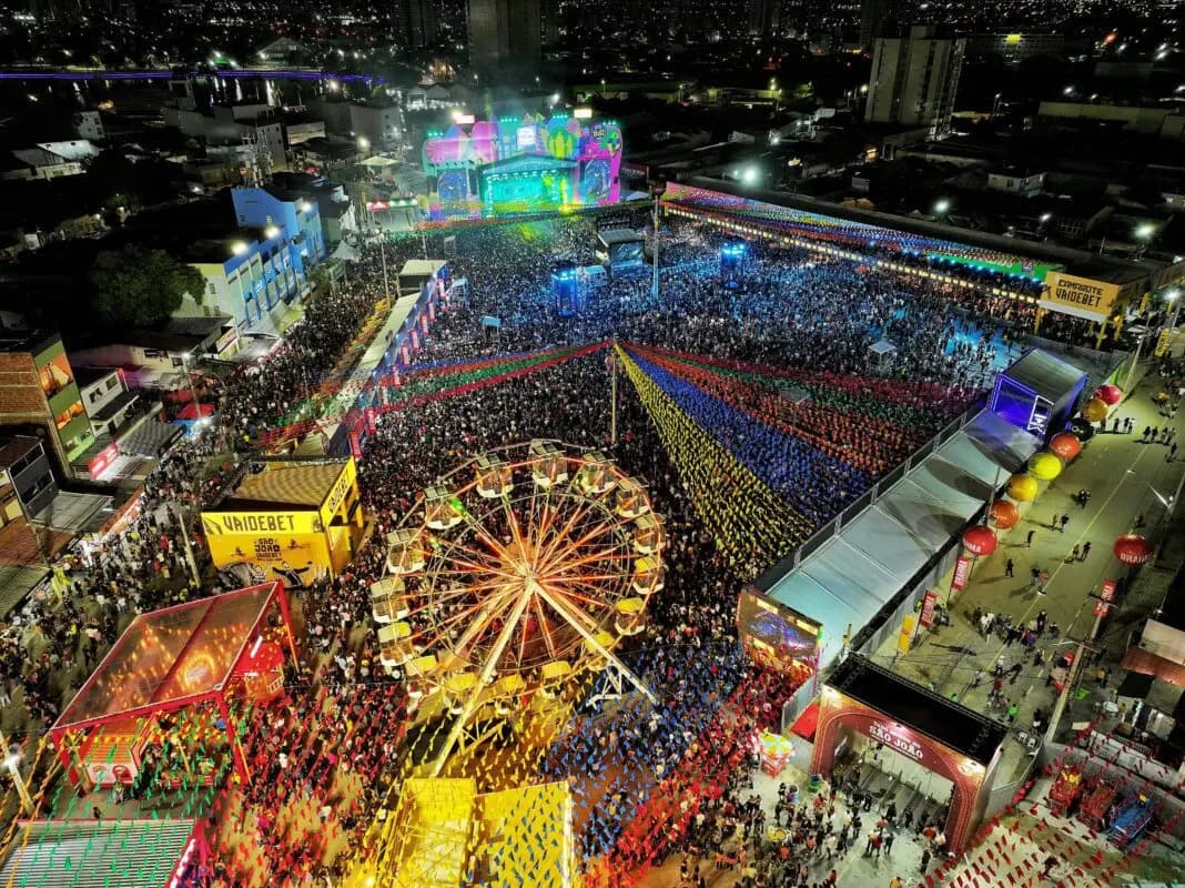 Amazan e Samyra Show comandam noite deste domingo no São João de Campina Grande
