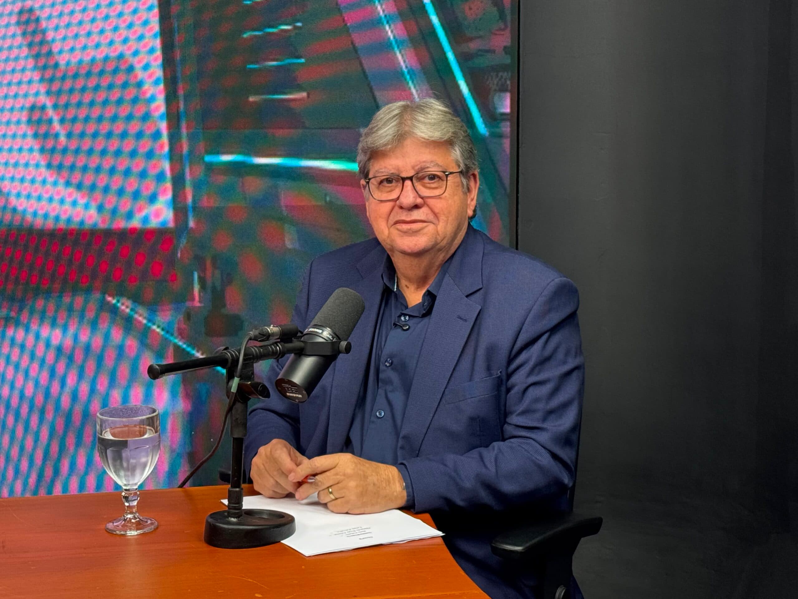 João Azevedo defende enfrentamento forte do tráfico de drogas, mas com políticas diferenciadas para usuário e traficante