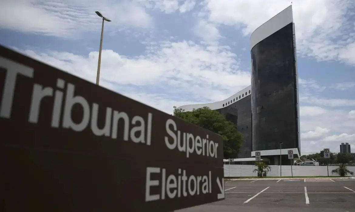 TSE diz que filiação de Flávio Bolsonaro ao Missão foi feita por representante do partido