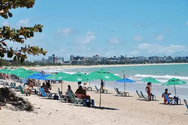Prefeitura de João Pessoa abre 90 vagas para comerciantes atuarem nas praias do Bessa e Manaíra