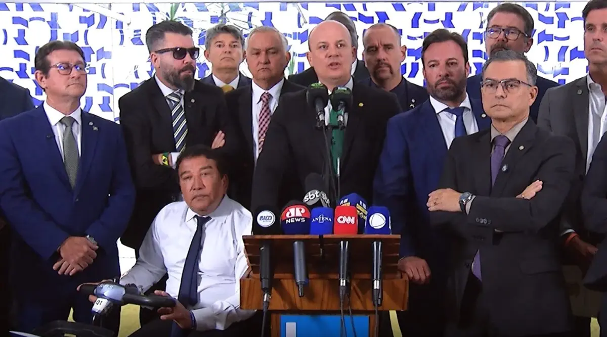 Cabo Gilberto protocola pedido de impeachment contra Alexandre de Moraes por quebra do sigilo da fonte e ataque à imprensa