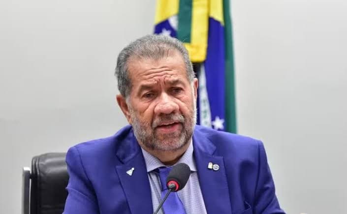 Carlos Lupi anuncia rompimento do PDT com Lucas Ribeiro e estuda lançar Rafaela Camaraense ao Governo ou apoiar Cícero