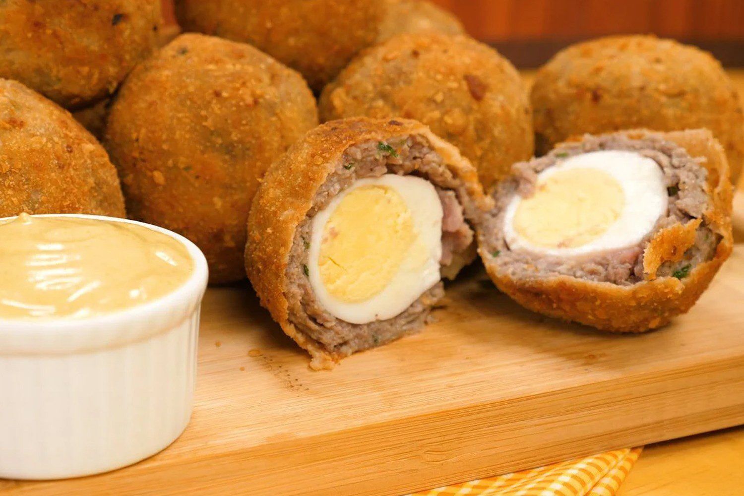 Bolovo: comida de boteco para fazer em casa Bolovo: comida de boteco para fazer em casa