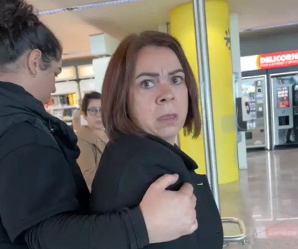 'Atordoada e sem reação', diz brasileira vítima de xenofobia em aeroporto em Portugal 'Atordoada e sem reação', diz brasileira vítima de xenofobia em aeroporto em Portugal