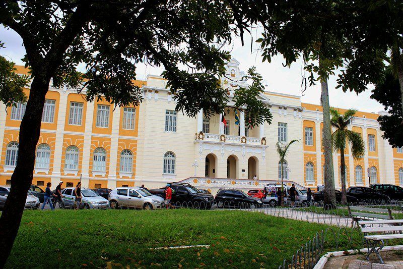 Justiça manda município de Santa Luzia recolher animais das ruas e criar Centro de Controle de Zoonoses