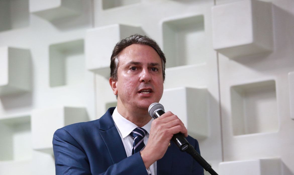 Ministro da Educação descarta cancelar Enem após suposto vazamento de prova: "de forma alguma" Ministro da Educação descarta cancelar Enem após suposto vazamento de prova: "de forma alguma"