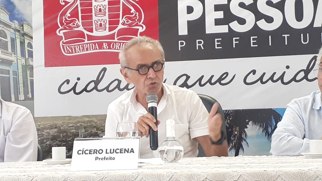 Cícero Lucena anuncia concurso com 800 vagas nas áreas de saúde, educação e administração e edital será publicado em maio Cícero Lucena anuncia concurso com 800 vagas nas áreas de saúde, educação e administração e edital será publicado em maio
