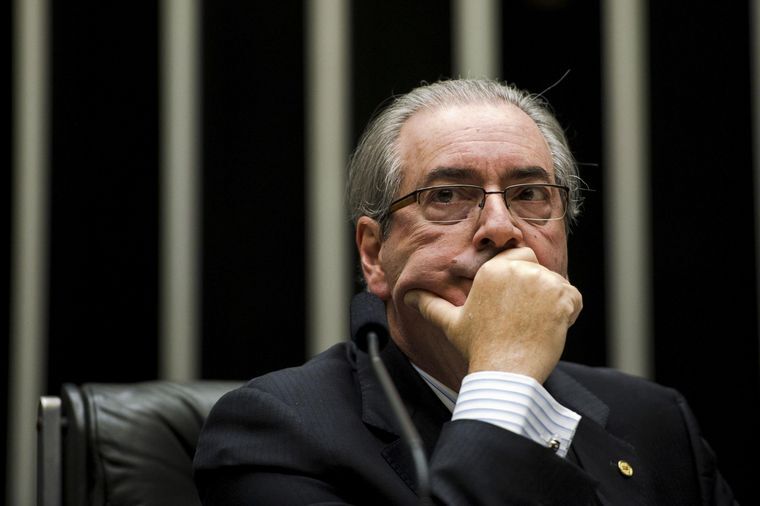 Cunha chama de "absurda" suspensão de passaporte de seu filho Cunha chama de "absurda" suspensão de passaporte de seu filho