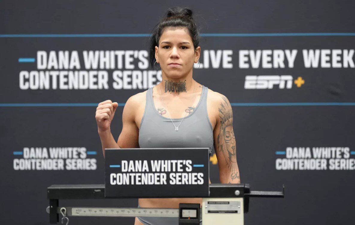 Contender: Denise Gomes vence e leva contrato com o UFC Contender: Denise Gomes vence e leva contrato com o UFC