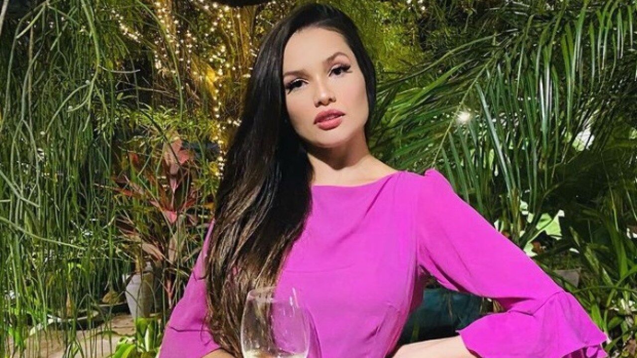 Paraibana Juliette Freire entra no Guinness por post mais rápido a bater um milhão de curtidas