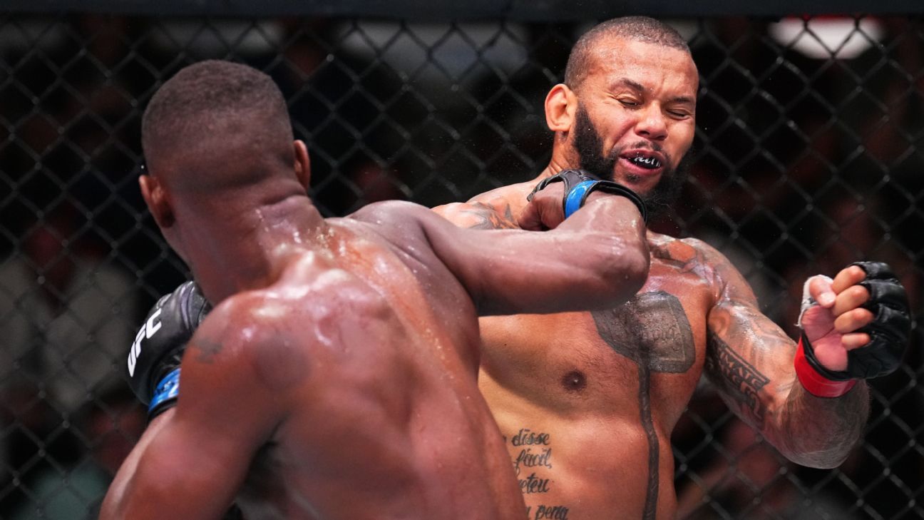 Após vitória no UFC 276, André Sergipano desafia Derek Brunson: "É meu alvo 100%" Após vitória no UFC 276, André Sergipano desafia Derek Brunson: "É meu alvo 100%"