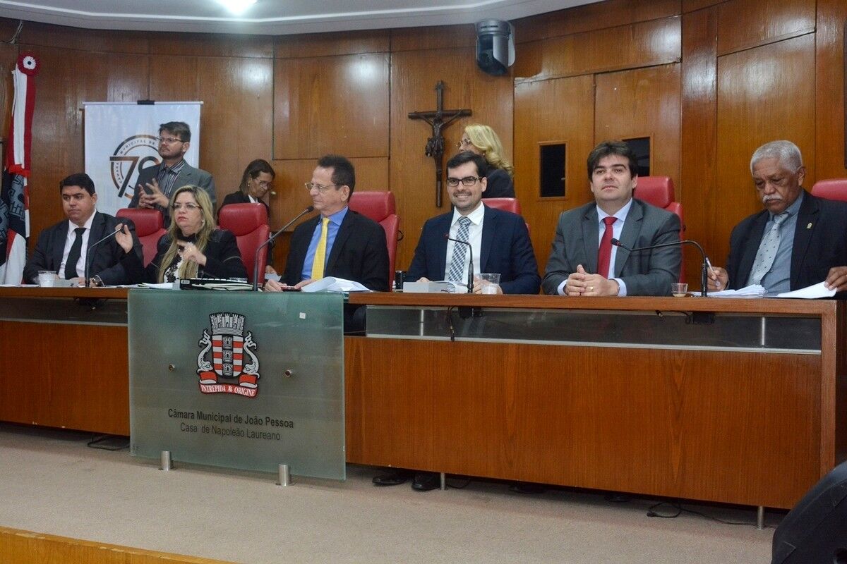 Gasto com serviços de pessoas físicas na CMJP aumenta 85,6% e camufla despesa de pessoal Gasto com serviços de pessoas físicas na CMJP aumenta 85,6% e camufla despesa de pessoal