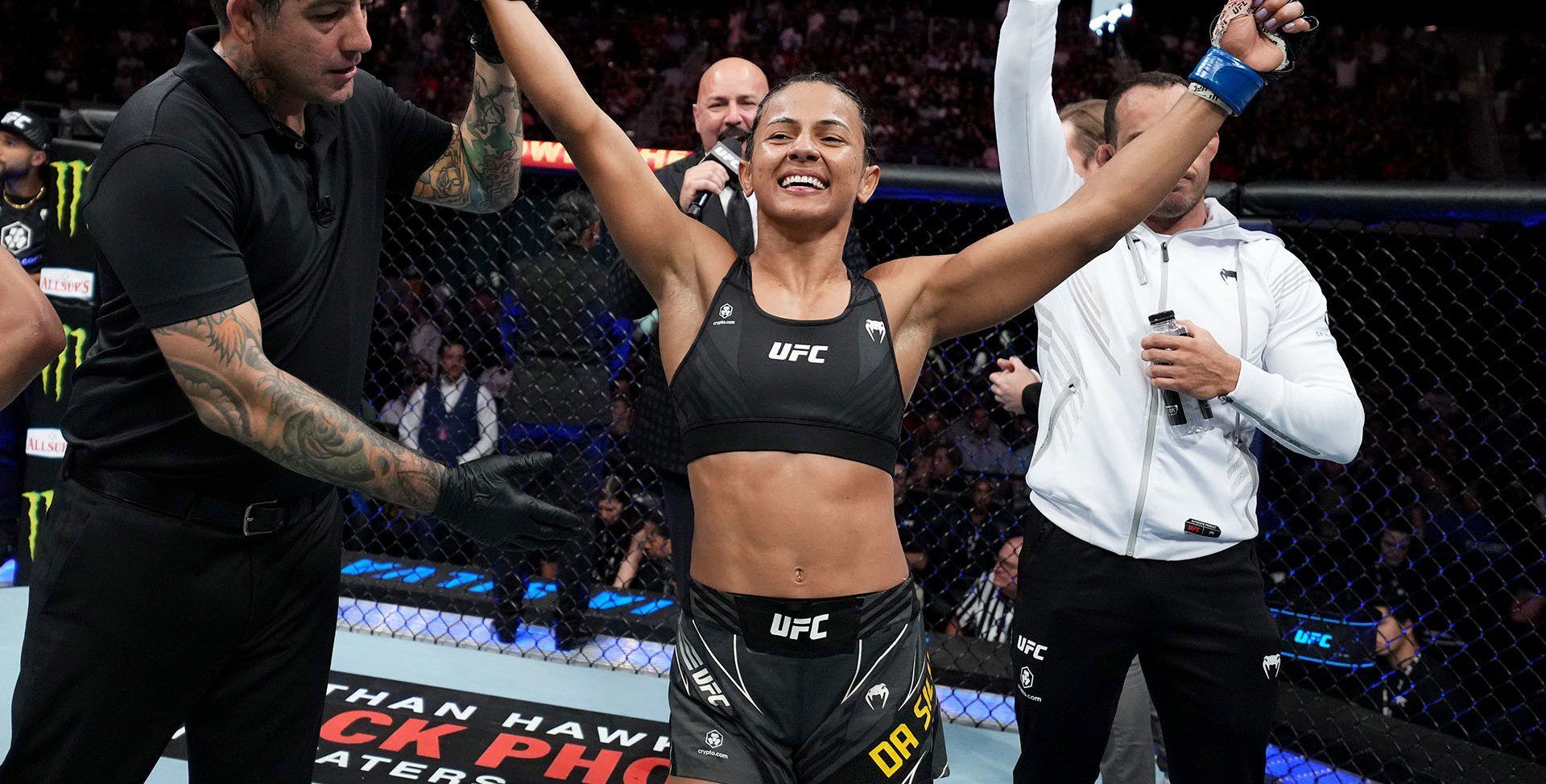 Após inatividade, Natália Silva mostra alívio com estreia no UFC: "Achei que poderia nem voltar" Após inatividade, Natália Silva mostra alívio com estreia no UFC: "Achei que poderia nem voltar"