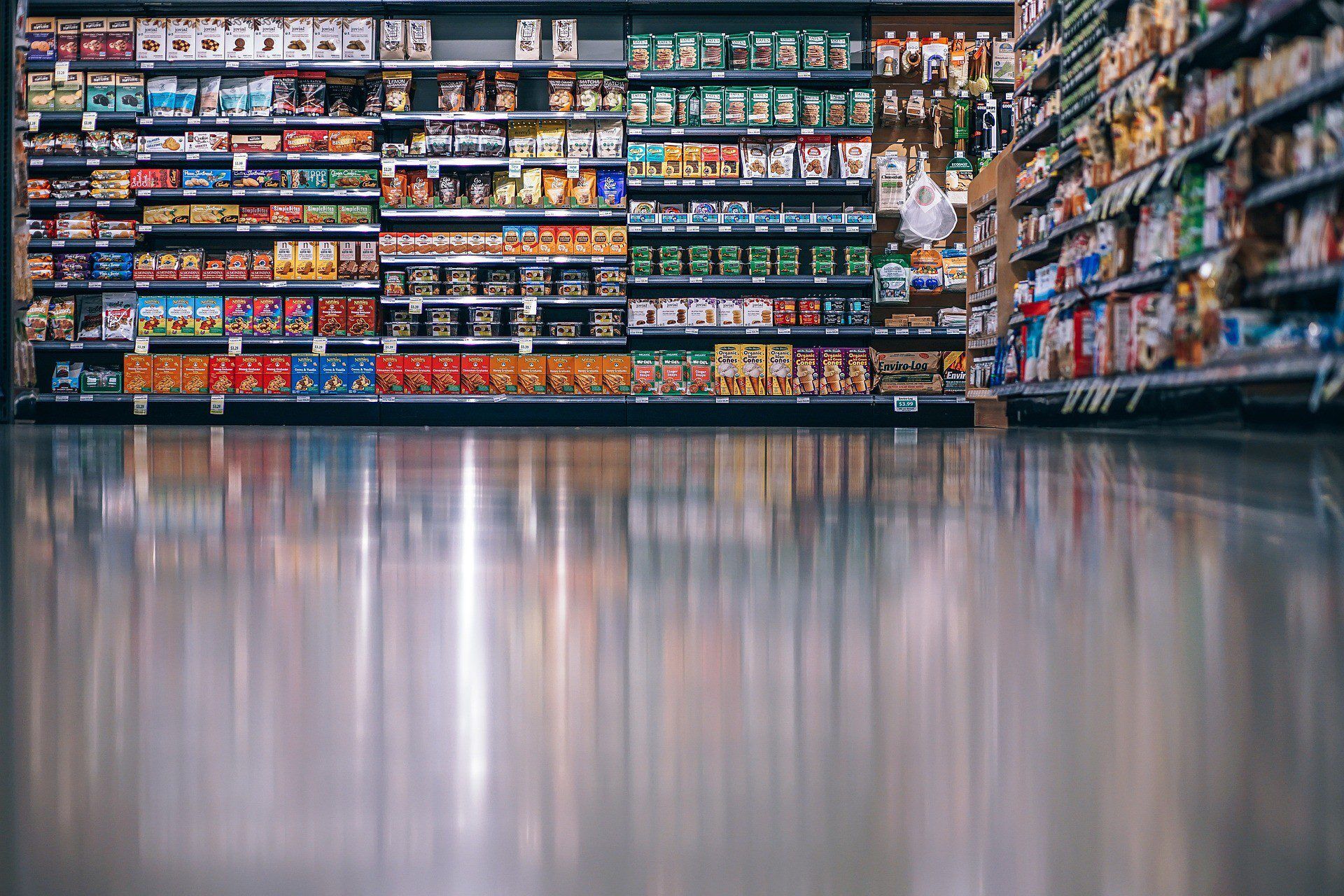 Polícia prende funcionária que furtava produtos de supermercado em João Pessoa por meio de entregas pelo 'iFood' para namorada supermercados
