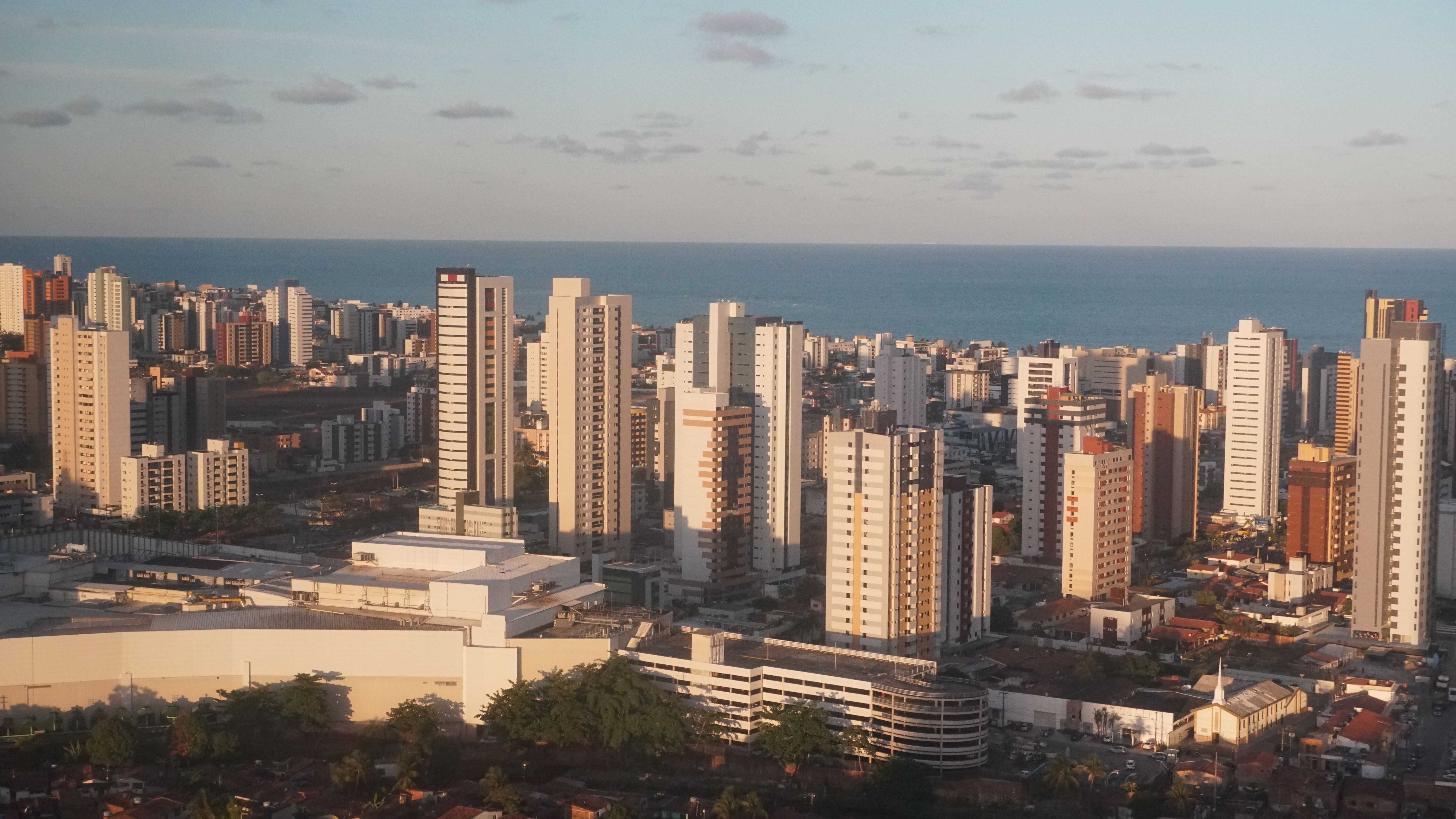 Governador prorroga isolamento, proíbe atividades da construção civil e estabelece multa pelo não uso de máscara em transportes e estabelecimentos Governador prorroga isolamento, proíbe atividades da construção civil e estabelece multa pelo não uso de máscara em transportes e estabelecimentos