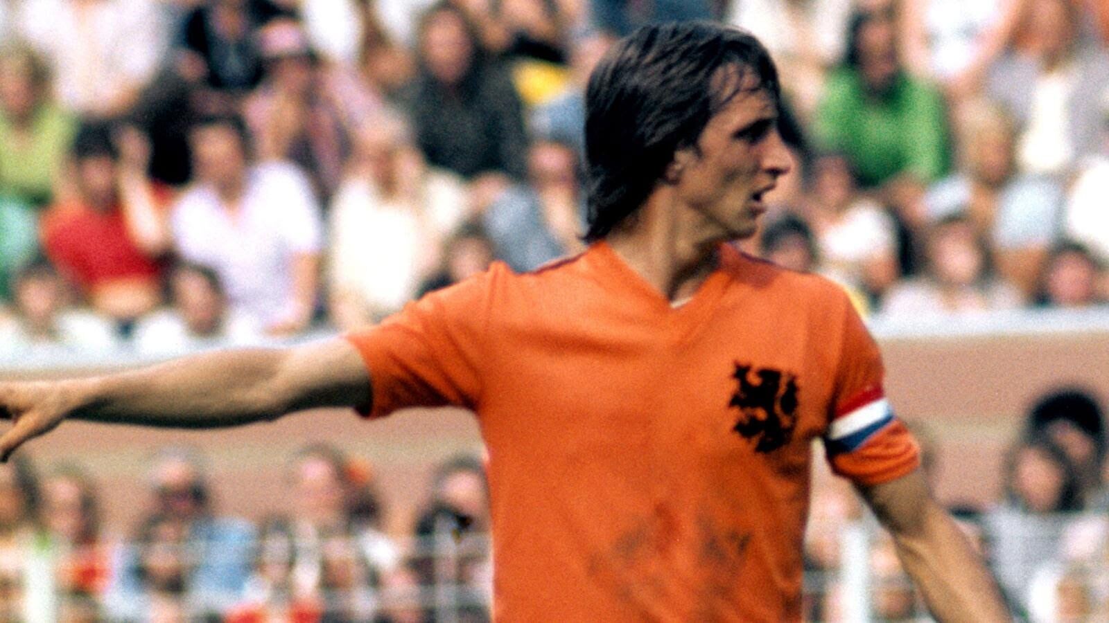 Lenda do futebol holandês, Johan Cruyff morre aos 68 anos de idade Lenda do futebol holandês, Johan Cruyff morre aos 68 anos de idade