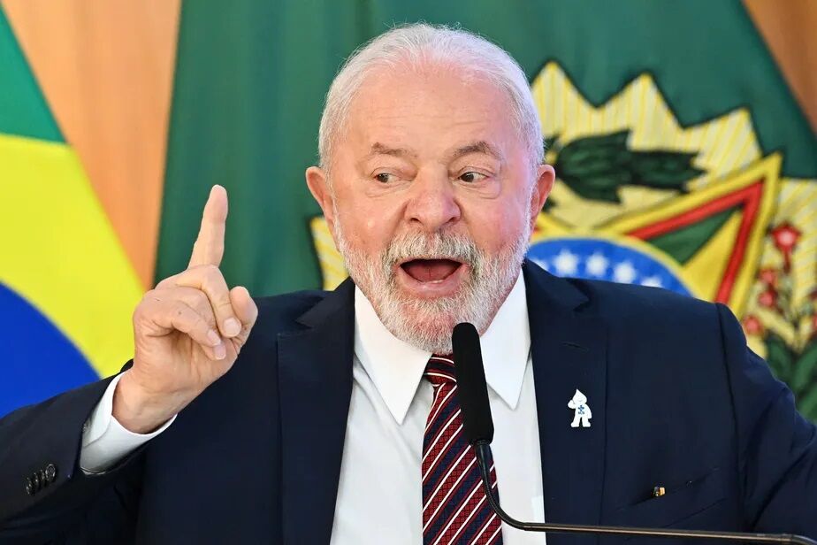 Lula questiona se o PT fala o que o povo quer ouvir e defende aproximação com evangélicos Lula questiona se o PT fala o que o povo quer ouvir e defende aproximação com evangélicos