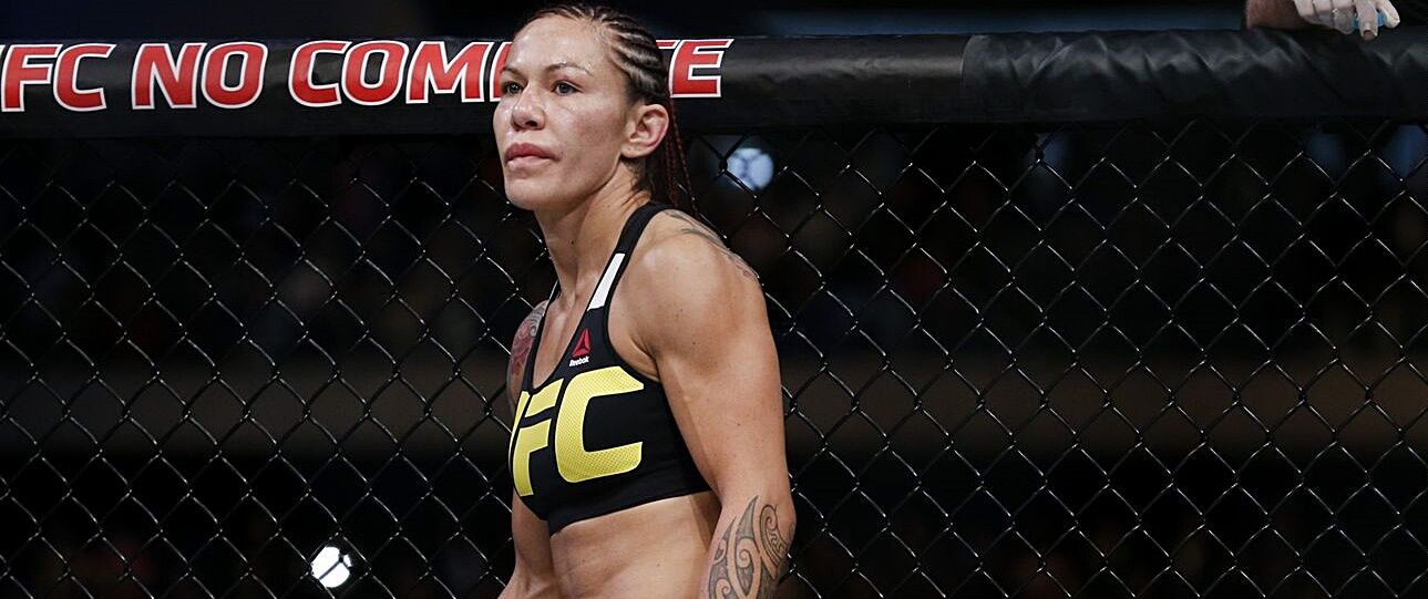 Após apagar post, Cris Cyborg publica novamente e 'garante' luta pelo cinturão no UFC 214 Após apagar post, Cris Cyborg publica novamente e 'garante' luta pelo cinturão no UFC 214