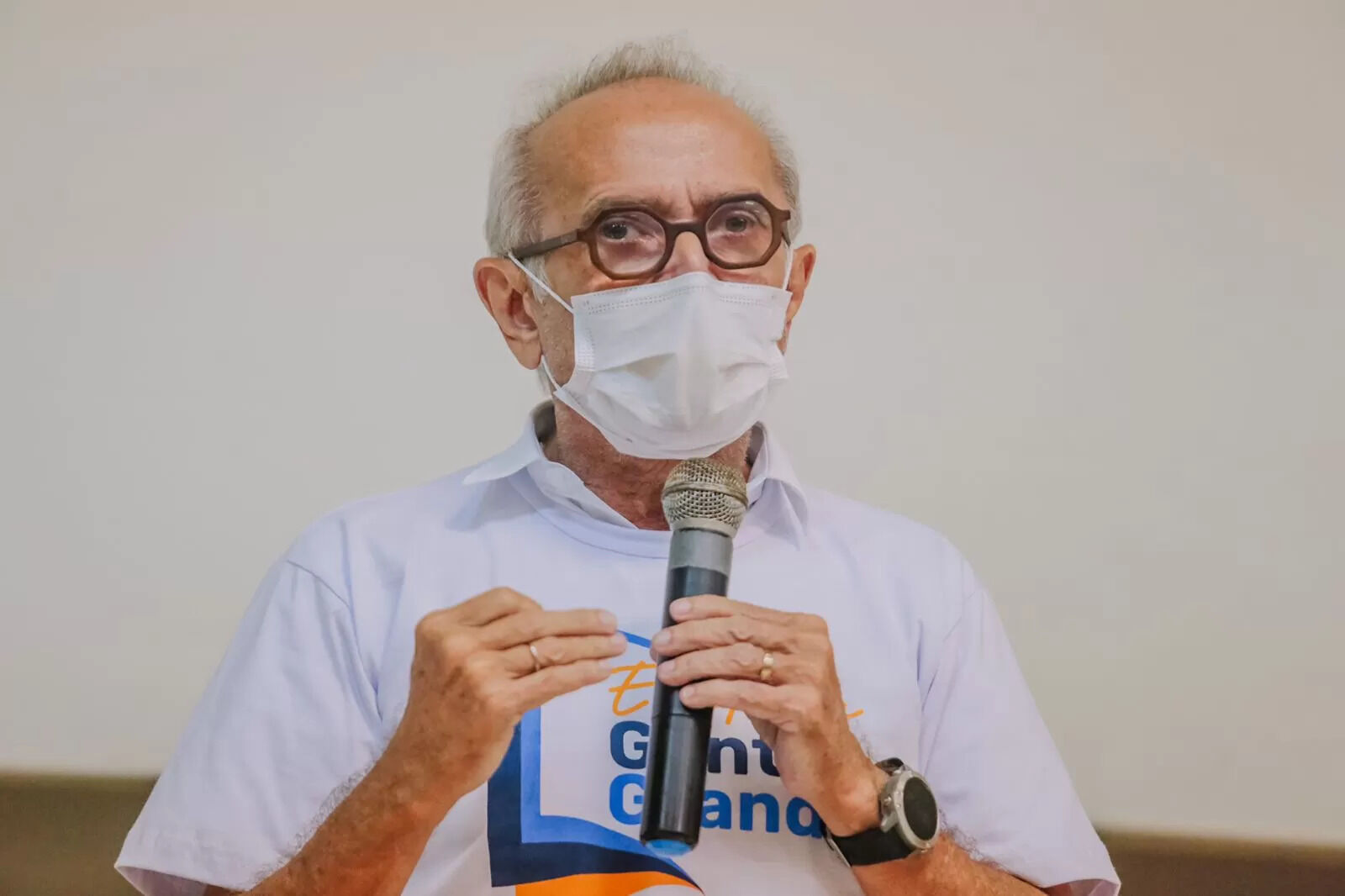 Prefeito lança ‘Escola de Gente Grande’ e amplia acesso ao EJA com qualificação profissional Prefeito lança ‘Escola de Gente Grande’ e amplia acesso ao EJA com qualificação profissional