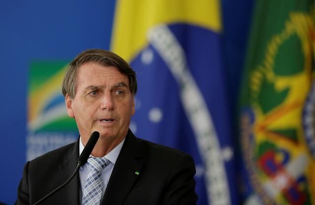 Bolsonaro assina decreto que antecipa 13° pagamento de beneficiários do INSS Bolsonaro assina decreto que antecipa 13° pagamento de beneficiários do INSS