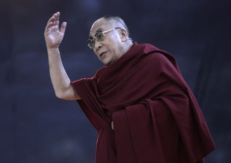 Omissão em casos de violência sexual e corrupção: veja outras polêmicas do Dalai Lama Omissão em casos de violência sexual e corrupção: veja outras polêmicas do Dalai Lama
