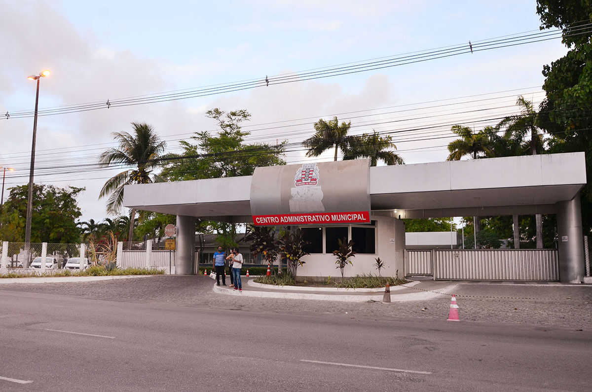 Prefeitura de João Pessoa também transfere Dia do Servidor e servidores ganham feriadão de cinco dias Prefeitura de João Pessoa também transfere Dia do Servidor e servidores ganham feriadão de cinco dias