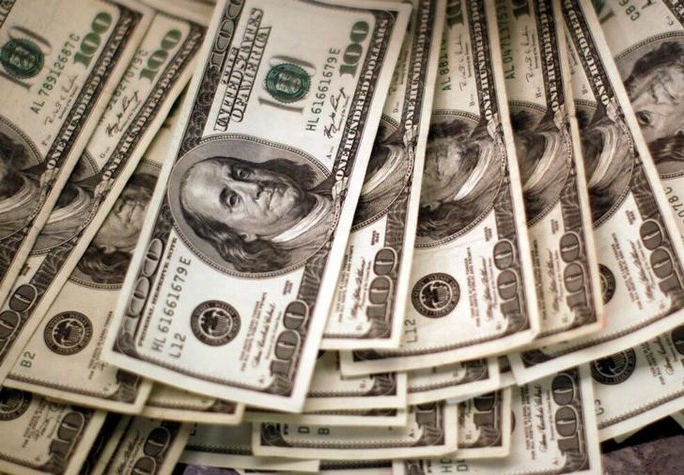 Dólar fecha em queda e volta a R$ 5,05, com melhora na perspectiva sobre juros nos EUA; Ibovespa tem alta Dólar fecha em queda e volta a R$ 5,05, com melhora na perspectiva sobre juros nos EUA; Ibovespa tem alta