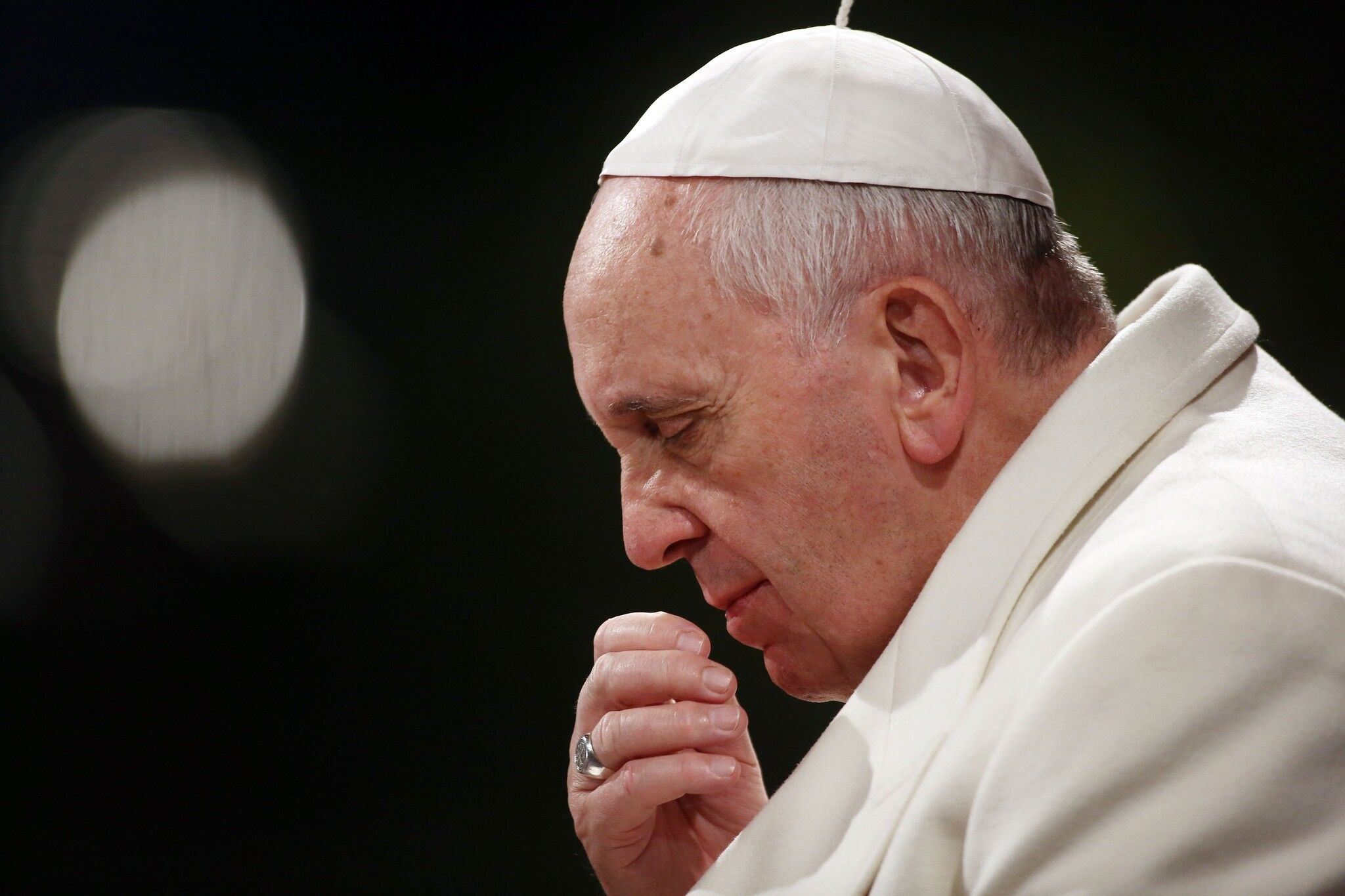 "Estado deve ser laico, mas a França exagera", diz papa Francisco "Estado deve ser laico, mas a França exagera", diz papa Francisco