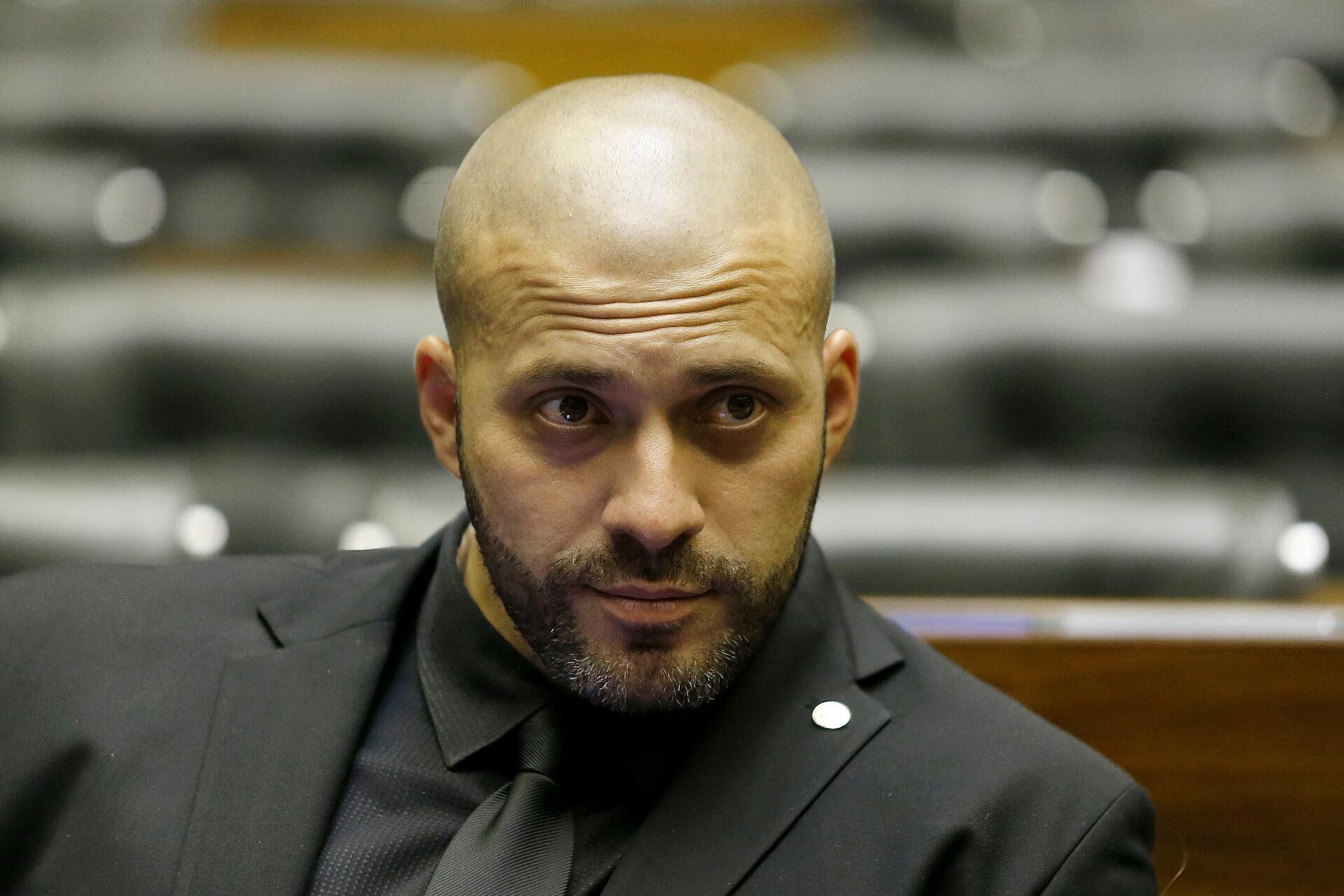 Indulto de Bolsonaro a Daniel Silveira pode ser alvo de questionamentos; confira as brechas Indulto de Bolsonaro a Daniel Silveira pode ser alvo de questionamentos; confira as brechas