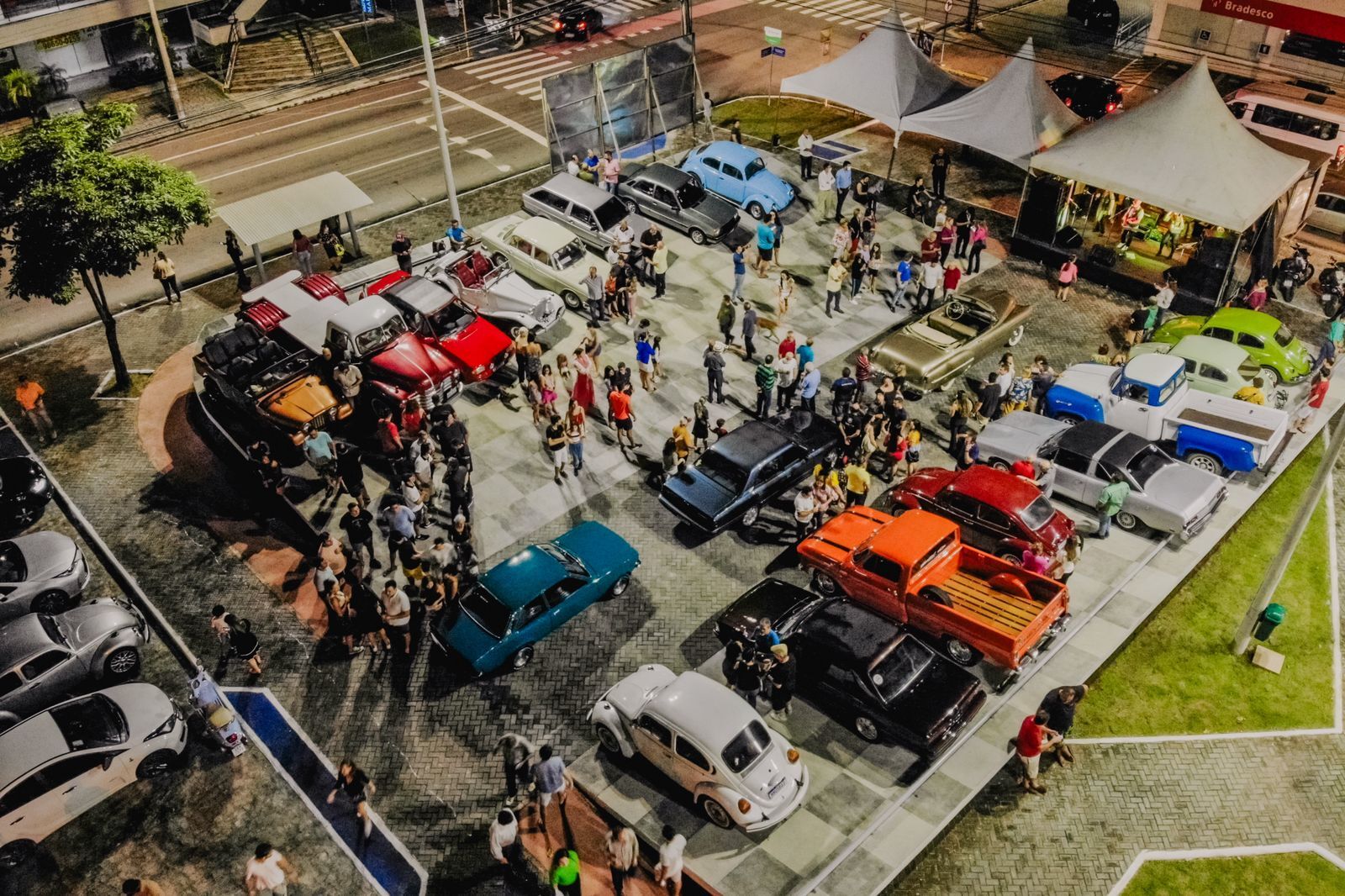 Cícero Lucena inaugura Praça do Carro Antigo e devolve espaço de lazer no bairro de Manaíra à população Cícero Lucena inaugura Praça do Carro Antigo e devolve espaço de lazer no bairro de Manaíra à população