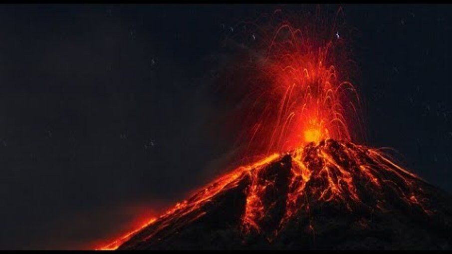 Vulcão mais ativo da Guatemala entra em erupção Vulcão mais ativo da Guatemala entra em erupção