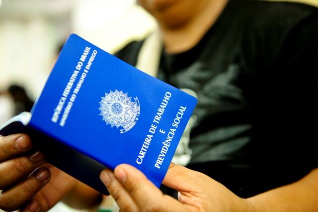 Sine-PB oferece mais de 500 vagas de emprego nesta segunda-feira Sine-PB oferece mais de 500 vagas de emprego nesta segunda-feira