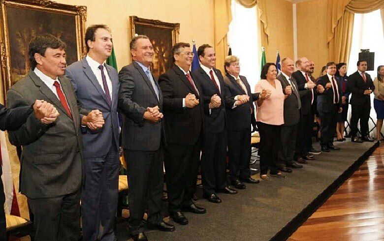 Governadores do Nordeste pedem atuação de formados em Medicina no exterior; leia carta Governadores do Nordeste pedem atuação de formados em Medicina no exterior; leia carta