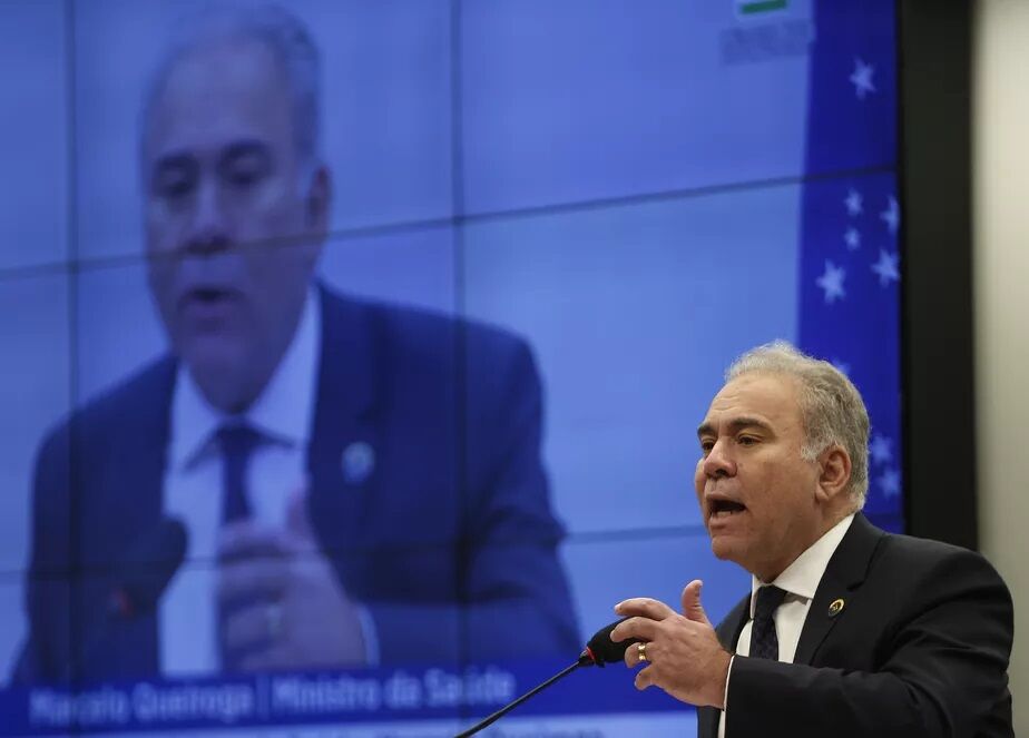 Ministro da Saúde minimiza uso da máquina por Queiroguinha: ‘Qual é o problema visitar o pai?’ Ministro da Saúde minimiza uso da máquina por Queiroguinha: ‘Qual é o problema visitar o pai?’