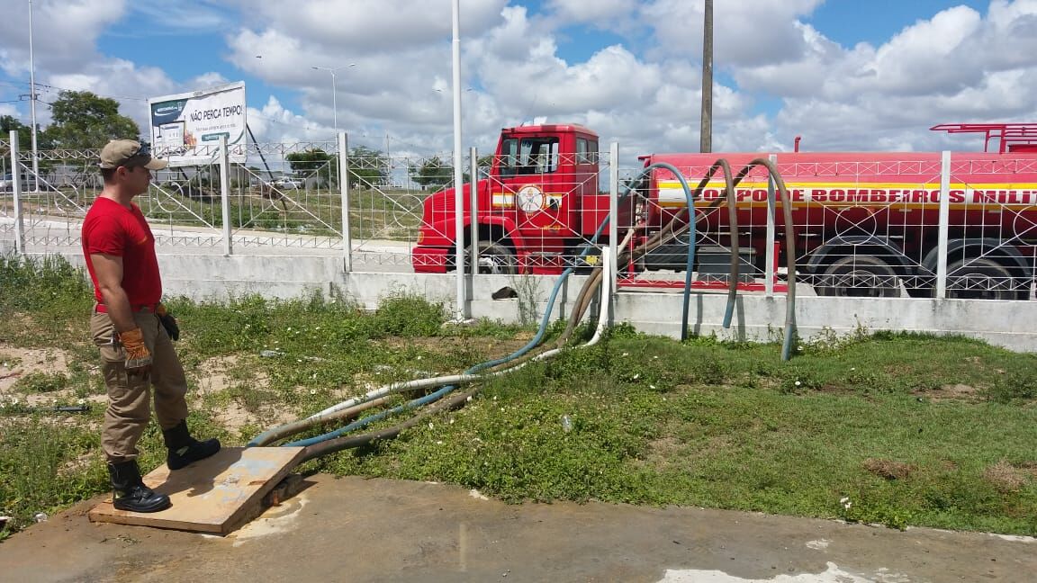 Após pane em estação de tratamento, hospitais de Campina Grande são abastecidos por carros-pipa Após pane em estação de tratamento, hospitais de Campina Grande são abastecidos por carros-pipa