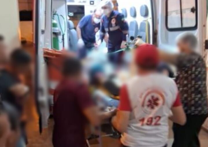 Acidente envolvendo motociclista e pedestre deixa três pessoas feridas no bairro de Cruz das Armas Acidente envolvendo motociclista e pedestre deixa três pessoas feridas no bairro de Cruz das Armas