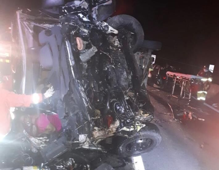 Acidente com van da banda Sampa Crew deixa um morto Acidente com van da banda Sampa Crew deixa um morto