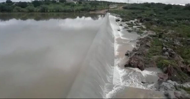 Após chuvas em toda Paraíba, açudes começam a sangrar, mas 21 reservatórios permanecem em situação crítica Após chuvas em toda Paraíba, açudes começam a sangrar, mas 21 reservatórios permanecem em situação crítica