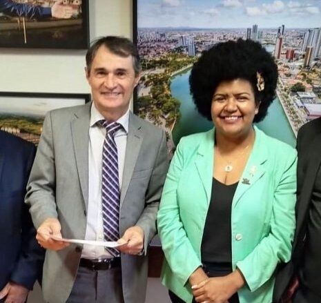 Vereadora Jô Oliveira diz que Romero Rodrigues não representa oposição em Campina Grande: "ele não se posicionou" Vereadora Jô Oliveira diz que Romero Rodrigues não representa oposição em Campina Grande: "ele não se posicionou"