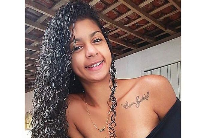 Adolescente de 16 anos é assassinada a tiros na frente de casa em Pedras de Fogo
