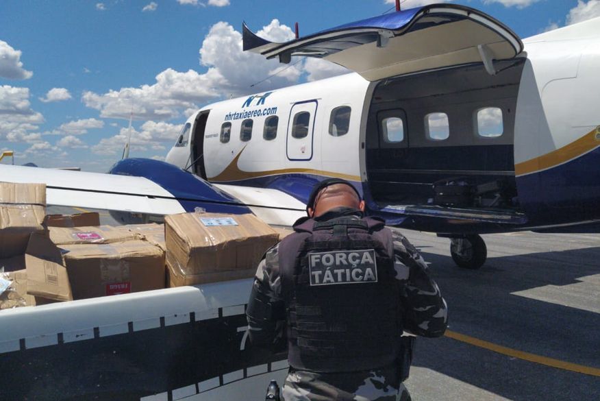 Empresa de táxi aéreo apresenta notas ‘frias’ de mercadorias e Polícia Civil acredita em ‘conivência’ para transporte de drogas para Paraíba Empresa de táxi aéreo apresenta notas ‘frias’ de mercadorias e Polícia Civil acredita em ‘conivência’ para transporte de drogas para Paraíba