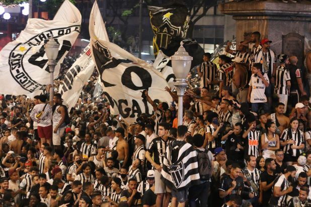 Com show de Bell Marques, Atlético-MG comemora título com torcida em Belo Horizonte