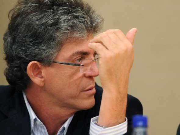 Ricardo Coutinho chega à sede da Polícia Federal e deve passar por audiência de custódia em João Pessoa Ricardo Coutinho chega à sede da Polícia Federal e deve passar por audiência de custódia em João Pessoa