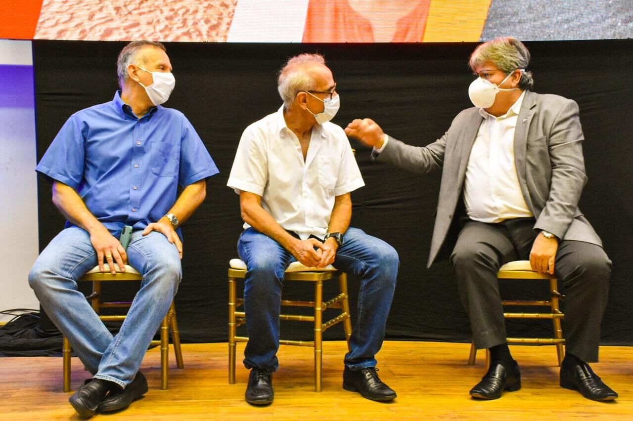 João Azevêdo terá encontro com Aguinaldo Ribeiro e Cícero Lucena para definir deputado como senador na chapa majoritária João Azevêdo terá encontro com Aguinaldo Ribeiro e Cícero Lucena para definir deputado como senador na chapa majoritária