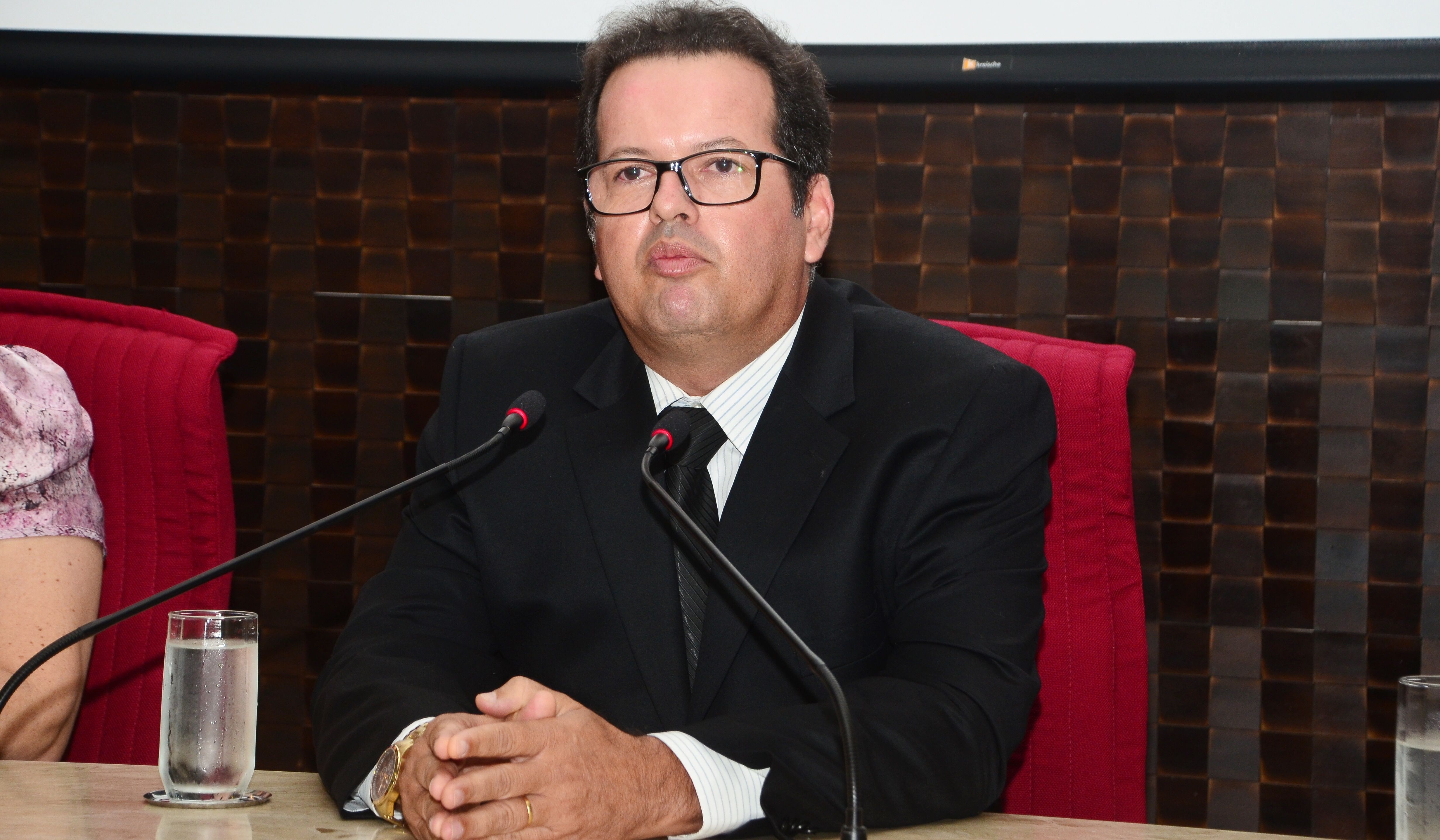 Conselheiro André Carlo Torres assume a presidência do TCE sexta-feira Conselheiro André Carlo Torres assume a presidência do TCE sexta-feira