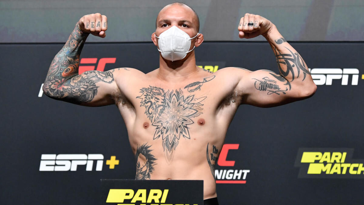 Após segunda derrota seguida, Anthony Smith cogita voltar para o peso-médio Após segunda derrota seguida, Anthony Smith cogita voltar para o peso-médio